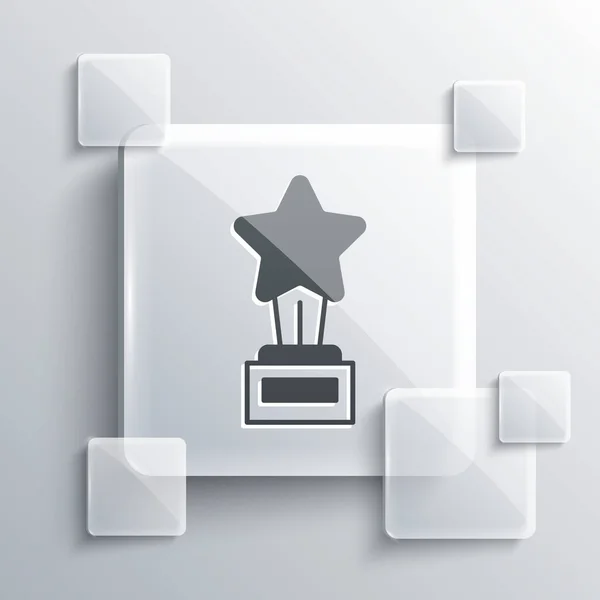 灰色电影奖杯图标孤立在灰色背景。奥斯卡金像奖电影和电影的象征。方块玻璃面板。B.病媒 — 图库矢量图片