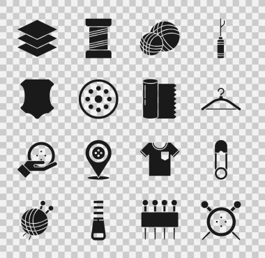 Dikiş düğmesini, örgü iğnelerini, güvenlik iğnesini, elbise dolabını, iplik topunu, deriyi, tekstil kumaşını ve kumaş rulo ikonunu ayarlayın. Vektör