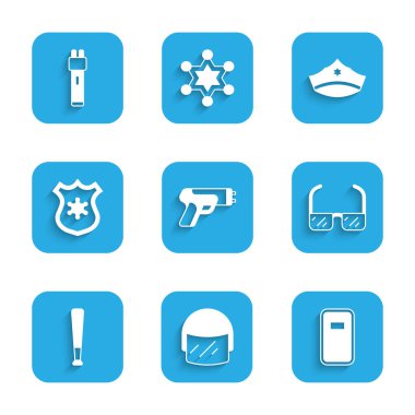 Polis elektrik şoku, miğfer, saldırı kalkanı, güvenlik gözlüğü, beysbol sopası, rozet, Cokade ve ikonlu şapka. Vektör