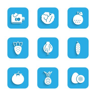 Set sarımsak, ananas, kivi meyvesi, salatalık, domates, çilek, portakal ve kesme tahtası sebze ikonu. Vektör