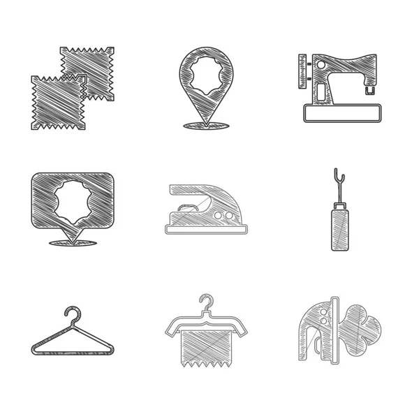 Set Plancha eléctrica, guardarropa, herramienta Awl, cuero, máquina de coser e icono de rollo de tela textil. Vector — Archivo Imágenes Vectoriales