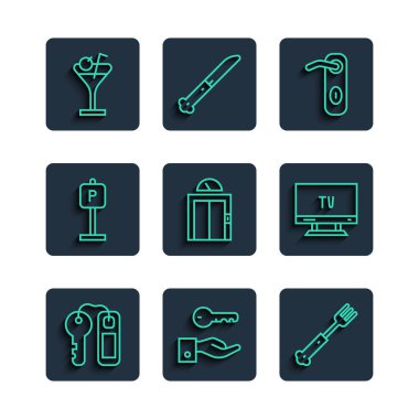 Hat otelinin kapı kilidi anahtarı, Çatal, Kapı kolu, Asansör, Park, Martini bardağı ve Akıllı TV ikonu. Vektör