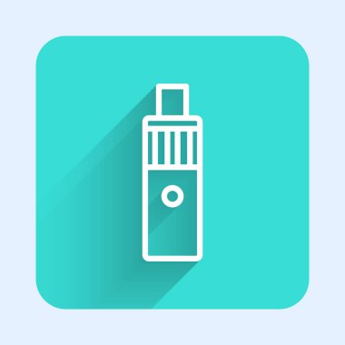 Beyaz çizgi Vape mod aygıt simgesi uzun gölge arkaplan izole. Tüttürme aleti. Buharlaştırıcı Cihaz. Yeşil kare düğmesi. Vektör
