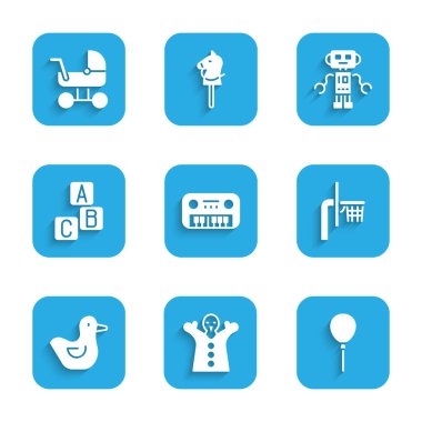 Oyuncak piyano, elinde kukla, kurdeleli balonlar, basketbol sehpası, plastik ördek, ABC blokları, robot oyuncağı ve bebek arabası ikonu. Vektör