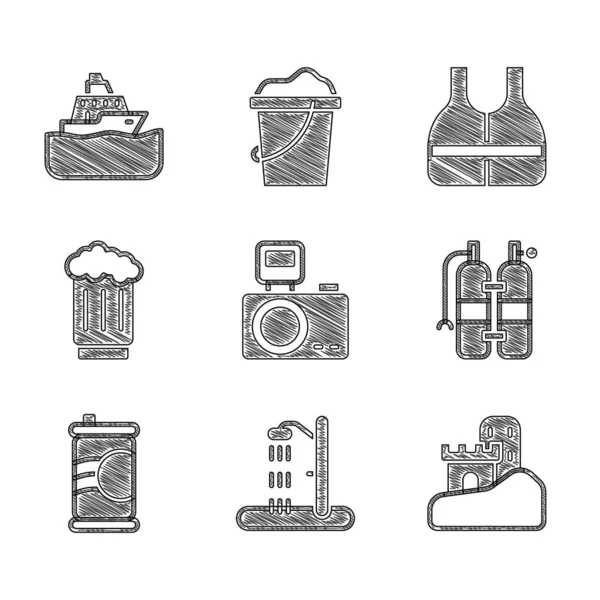 Set Photo camera with flash, Beach shower, Sand castle, Aqualung, Soda can, Wooden beer mug, Life jacket and Cruise ship icon. Vector — Stock vektor