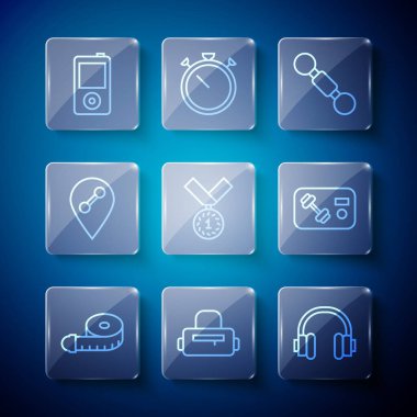 Sıra mezurası, spor çantası, kulaklıklar, Dumbbell, Madalya, konum spor salonu, müzik çalar ve fitness kulübü, kart simgesi. Vektör