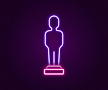 Parlayan neon hattı film kupası simgesi siyah arkaplanda izole edildi. Akademi ödülü ikonu. Filmler ve sinema sembolü. Renkli taslak konsepti. Vektör