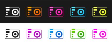 Fotoğraf makinesi simgesini siyah beyaz arkaplanda izole et. Foto kamera. Dijital fotoğrafçılık. Vektör