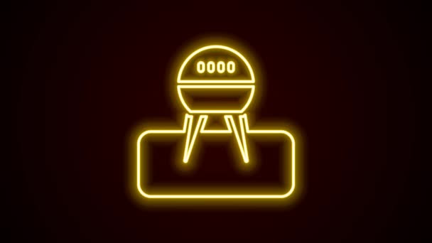 Ragyogó neon vonal Grill ikon elszigetelt fekete háttérrel. Grillsütő parti. 4K Videó mozgás grafikus animáció — Stock videók