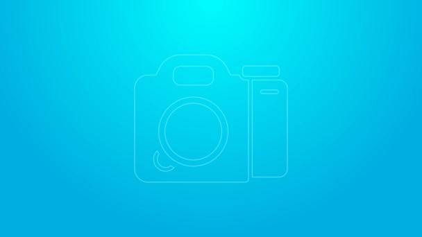 Línea rosa Icono de la cámara fotográfica aislado sobre fondo azul. Cámara fotográfica. Fotografía digital. Animación gráfica de vídeo 4K — Vídeos de Stock