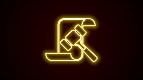 Glowing neon line Auction hammer icon isolated on black background. Gavel - hammer of judge or auctioneer. Bidding process, deal done. Auction bidding. 4K Video motion graphic animation — Stockvideo