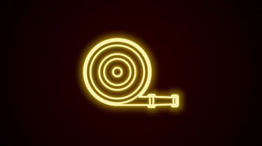 Parlayan neon hattı itfaiye hortumu ikonu siyah arka planda izole edildi. 4K Video hareketli grafik canlandırması