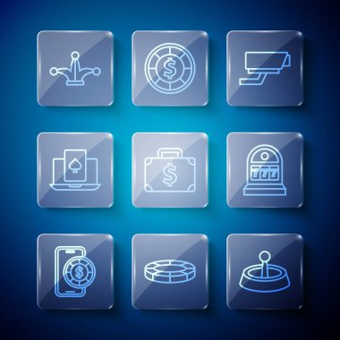 Online poker masası oyunu, kumarhane fişleri, rulet çarkı, güvenlik kamerası, evrak çantası ve para Joker 'in iskambil kâğıdı ve büyük ikramiye ikonlu kumar makinesi. Vektör