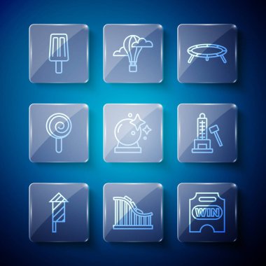 Firework roketi, roller coaster, Circus bileti, zıplayan trambolin, sihirli top, lolipop, dondurma ve çekiç ikonlu Striker cazibesi. Vektör