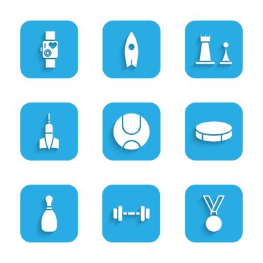 Tenis topu, Dumbbell, Madalya, Hokey diski, Bowling pimi, Dart oku, Satranç ve Akıllı saat kalp atışı ikonunu gösteriyor. Vektör