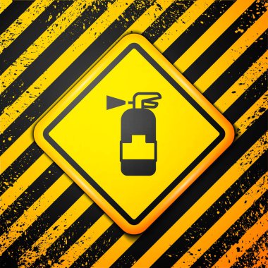 Sarı arka planda izole edilmiş siyah ateş söndürme ikonu. Uyarı işareti. Vektör