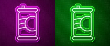 Parlayan neon hattı Soda kutusu simgesi mor ve yeşil arkaplanda izole edildi. Vektör.