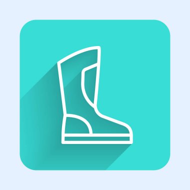 Beyaz çizmeli ateş botları simgesi uzun gölge arkaplanı ile izole edildi. Yeşil kare düğmesi. Vektör