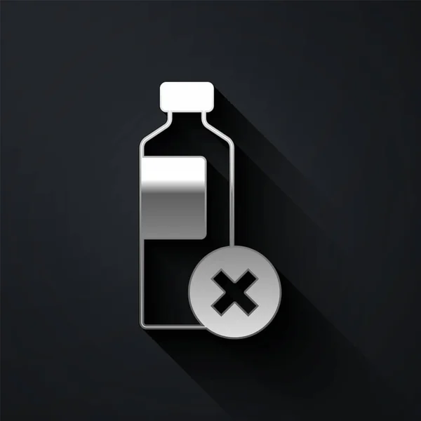 Zilver Geen water fles pictogram geïsoleerd op zwarte achtergrond. Geen plastic fles. Bord met verbod op waterflessen. Lange schaduw stijl. Vector — Stockvector