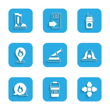 Yangın hortumu makarası, kova, itfaiyeci, miğfer, acil durum çağrısı yangın alevi, telsiz ve bot ikonu yerleştirin. Vektör