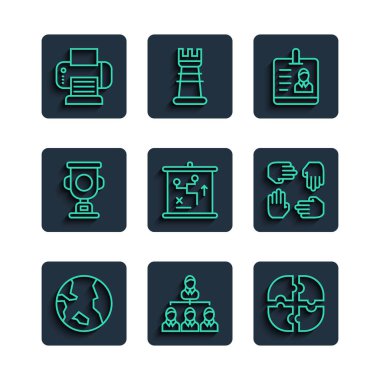 Hiyerarşi organizasyon şeması, yapboz parçası, kimlik kartı, planlama stratejisi konsepti, ödül kupası, yazıcı ve proje ekibi ikonu. Vektör