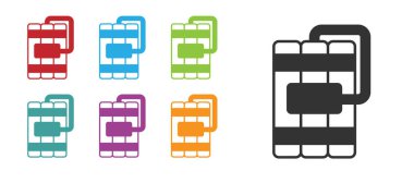 Beyaz arka planda siyah patlayıcı bomba çubuğu ve zamanlayıcı ikonu var. Saatli bomba - patlama tehlikesi kavramı. Simgeleri renklendirin. Vektör