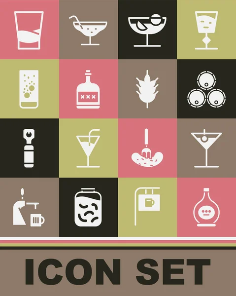 Set Bouteille de cognac ou brandy, verre Martini, tonneaux en bois, cocktail, boisson alcoolisée Bouteille de rhum, eau de comprimés effervescents, vodka en verre et icône de houblon. Vecteur — Image vectorielle