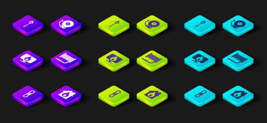 Tırmanış halatını kur, yanan evde yangın, ateş alevi olan bir yer, hortum makarası, çalan alarm zili ve yanan kibrit ikonu. Vektör