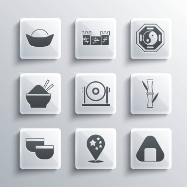 Çin bayrağı, suşi, bambu, gong, Çin çay töreni, çubuklu pirinç kasesi ve Yin Yang ikonu koyun. Vektör