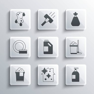 Ev temizlik servisi, bulaşık deterjanı, temizlik şişesi, temizlik kovası, ajanlar için şişe, köpüklü kova, bulaşık yıkama, sünger ve çöp poşeti ikonu. Vektör