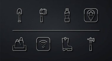 Kürek, Dağlar, kamp yeri, su geçirmez lastik bot, kablosuz internet, tahta balta, çekiç ve şişe su ikonu. Vektör