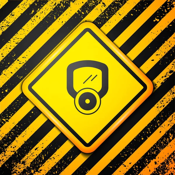 Icono de máscara de gas negro aislado sobre fondo amarillo. Signo respiratorio. Señal de advertencia. Vector — Vector de stock