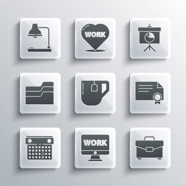 Metin çalışması, evrak çantası, sertifika şablonu, çay poşeti, takvim, belge klasörü, masa lambası ve yazı tahtası simgesi ile monitörü ayarla. Vektör