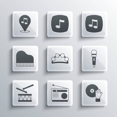 Set Radyo, DJ müzik, mikrofon, tef, bagetli davul, piyano, konum nota ve nota, ton ikonu. Vektör