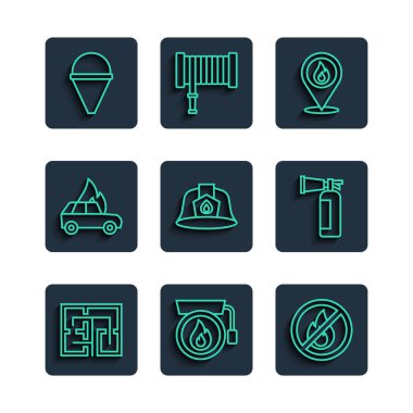 Hat Tahliye Planı, Alarm Çanı, Yangın yok, Alevli konum, İtfaiyeci Kaskı, Yanan araba, koni kovası ve yangın söndürme ikonu. Vektör