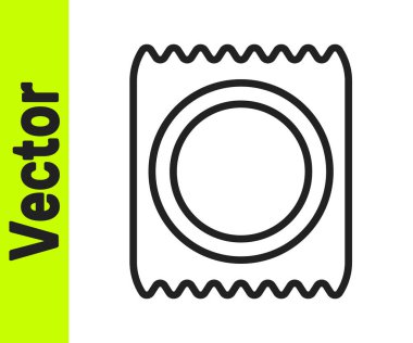 Beyaz arkaplanda izole edilmiş paket simgesindeki siyah çizgi kondomu. Güvenli aşk sembolü. Erkekler için doğum kontrol yöntemi. Vektör.