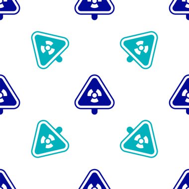 Radyasyon sembolü simgesi olan mavi üçgen işareti beyaz arka planda izole edilmiş. Vektör