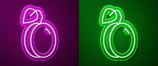 Zářící Neonová Čára Ikona Plodu Švestky Izolovaná Fialovém Zeleném Pozadí — Stockový vektor