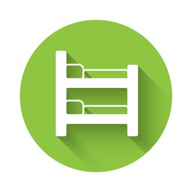 Beyaz Ranza yatak ikonu uzun gölge arkaplanı ile izole edilmiş. Yeşil daire düğmesi. Vektör.