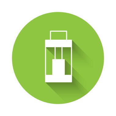 Beyaz Vape mod aygıt simgesi uzun gölge arkaplanı ile izole edildi. Tüttürme aleti. Buharlaştırıcı Cihaz. Yeşil daire düğmesi. Vektör