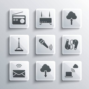 Bulut indirme, Ağ Bulutu bağlantısı, Hava Kulaklıkları, Kablosuz Mikrofon, Posta ve e-posta, Anten, Radyo ve Yükleme simgesi ayarlayın. Vektör