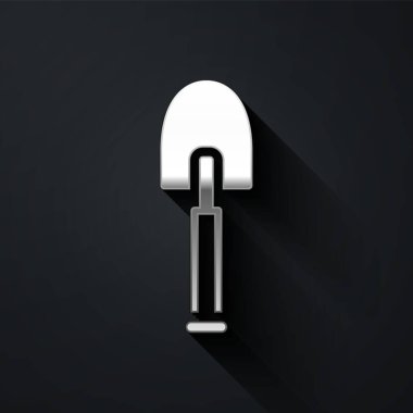 Siyah arkaplanda gümüş kürek simgesi izole edildi. Bahçe aletleri. Bahçecilik, tarım, çiftçilik aleti. Uzun gölge tarzı. Vektör.