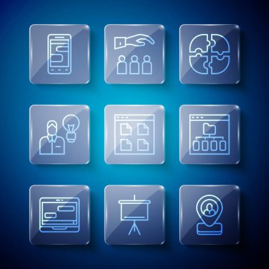 Dizüstü bilgisayarda Sohbet mesajları, Chalkboard, İşçi konumu, Yapboz Parçası, Tarayıcı dosyaları, Ampullü İnsan, Telefon ve Simge. Vektör