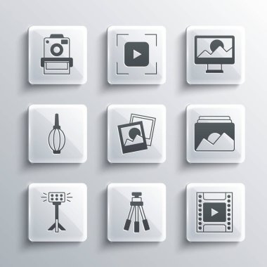 Tripod, Kamera film rulo kartuşu, Fotoğraf çerçevesi, Softbox 'taki Stüdyo ampulü, Toz üfleyici, kamera ve rötuş ikonu ayarla. Vektör