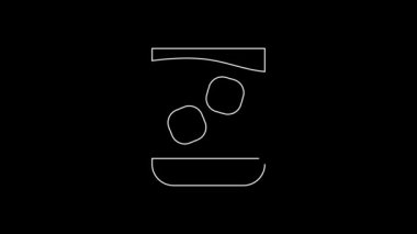 Beyaz çizgili viski ve buz küpleri simgesi siyah arka planda izole edilmiş. 4K Video hareketli grafik canlandırması.