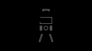 Beyaz hat tramvay ve demiryolu ikonu siyah arka planda izole edildi. Toplu taşıma sembolü. 4K Video hareketli grafik canlandırması.