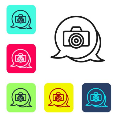 Siyah çizgi fotoğraf makinesi simgesi beyaz arkaplanda izole edildi. Foto kamera. Dijital fotoğrafçılık. Renkli kare düğmelerle simgeleri ayarla. Vektör.