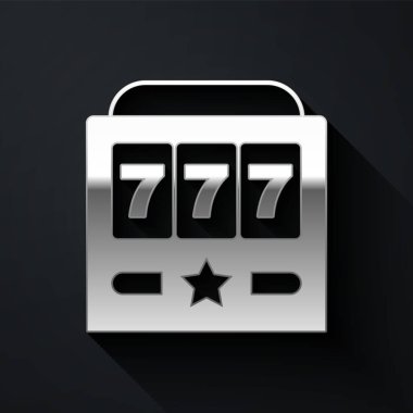 Siyah arka planda izole edilmiş, şanslı yedinci büyük ikramiye ikonuna sahip gümüş kumar makinesi. Uzun gölge tarzı. Vektör.