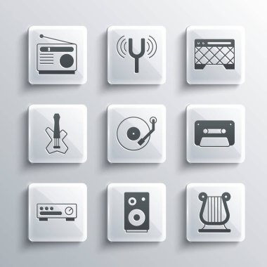 Stereo hoparlörü Antik Yunan lir Retro ses kaseti teybi Vinil çalar ses karıştırıcı denetleyici Elektro bas gitar radyo ve Gitar amplifikatörü simgesi ayarla. Vektör.