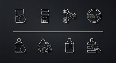 Hat Glass 'ı suyla ayarla. Su soğutucusu ve ikon H2O Geri Dönüşümü için büyük şişe temiz kimyasal formül. Vektör.